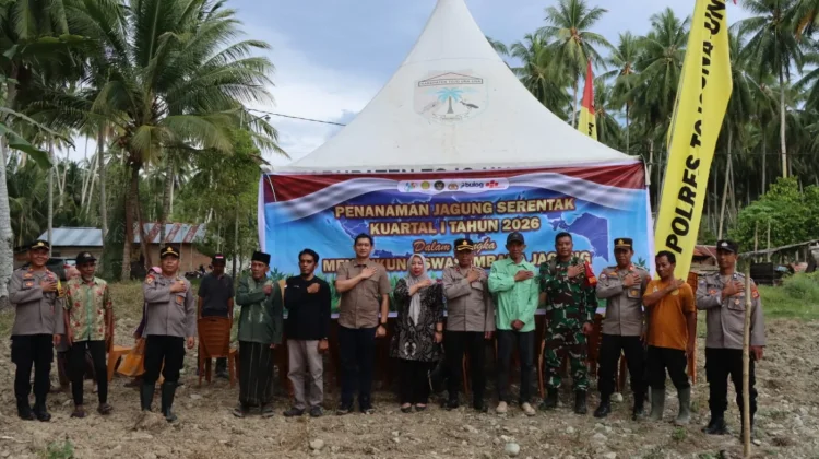 Wakapolres Touna Pimpin Penanaman Jagung Serentak Ikuti Arahan Kapolri