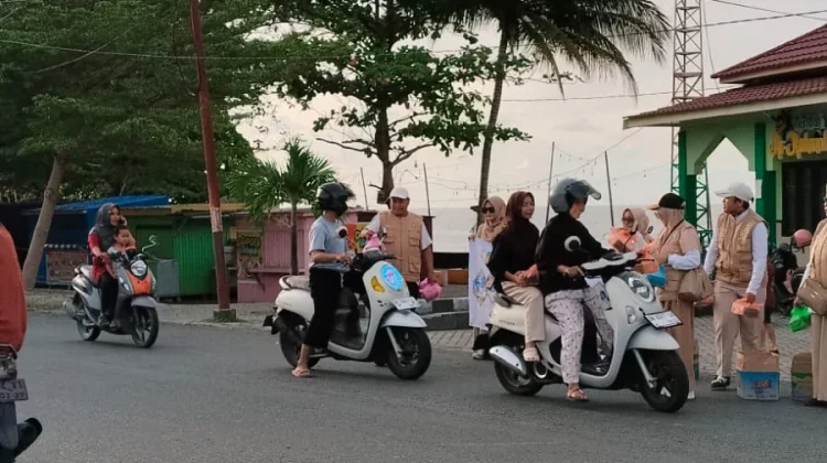 PGRI Kecamatan Ampana Kota Berbagi Takjil, Perkuat Kepedulian Sosial