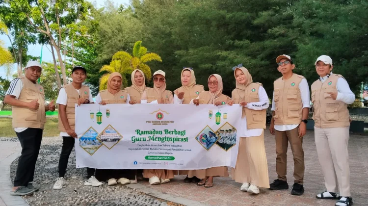 PGRI Kecamatan Ampana Kota Berbagi Takjil, Perkuat Kepedulian Sosial