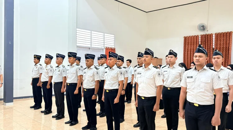 Lapas Kelas IIB Ampana Laksanakan Upacara Kenaikan Pangkat 14 Pegawai