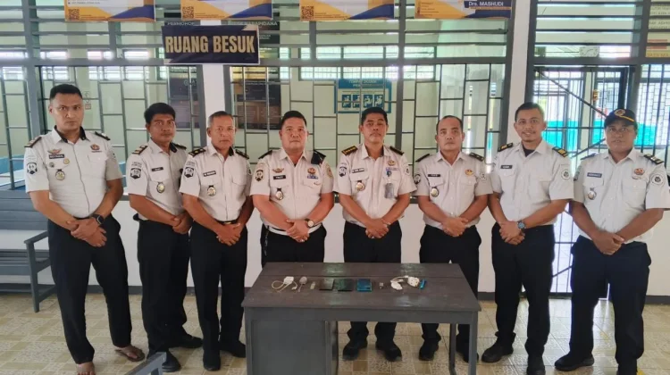 Razia Blok Hunian, Lapas Ampana Temukan HP hingga Pisau Rakitan