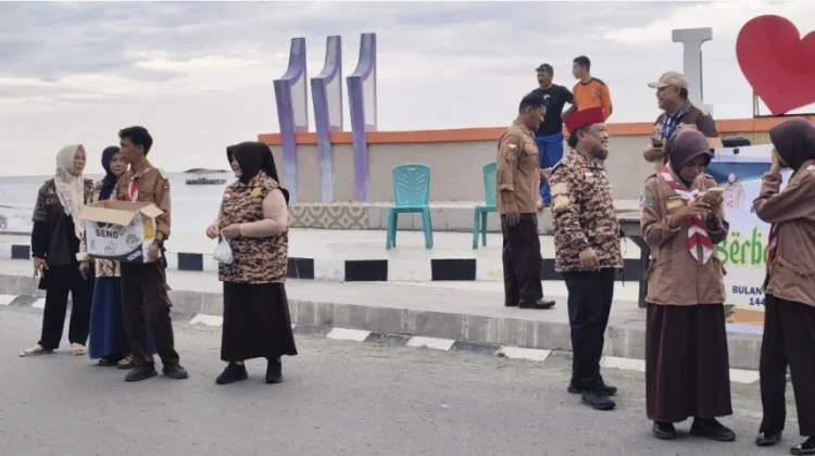 Aksi Nyata Pramuka Touna, Berbagi Takjil dan Menebar Kebaikan