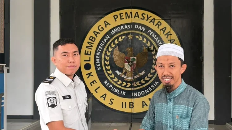 Ramadhan Penuh Berkah, Lapas Ampana Terima Bantuan Al-Qur’an dari Kemenag Touna