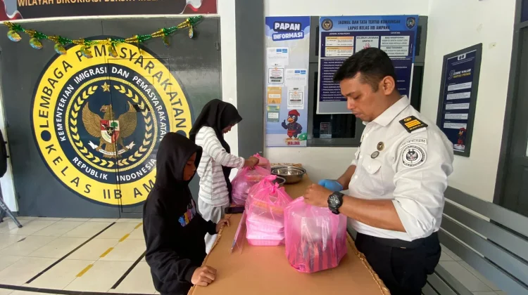 Ratusan Pembesuk Padati Layanan Kunjungan Idulfitri di Lapas Ampana