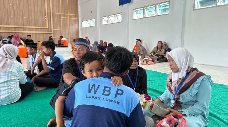 Senyum Anak-Anak Menghias Kunjungan Hari Raya di Lapas Luwuk