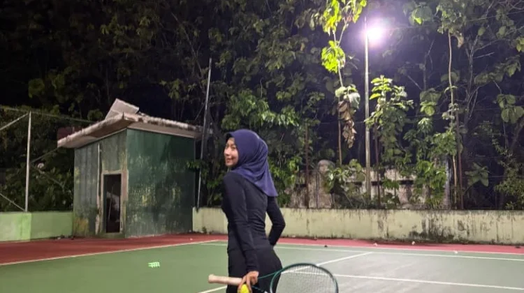 Tenis Malam Hari, Solusi Tetap Fit di Tengah Kesibukan