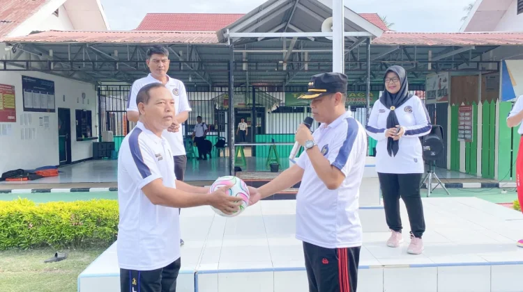 Senam Pagi di Lapas Ampana,Kalapas Tekankan Disiplin dan Pembinaan Mental WBP