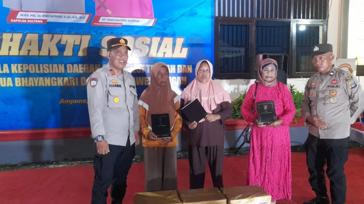 Bentuk Empati pada Kaum Dhuafa Kapolda Sulteng Bagi Bagi Sembako