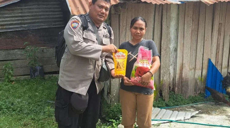 Polres Touna Salurkan Bantuan Sosial untuk Warga Kurang Mampu Sumoli