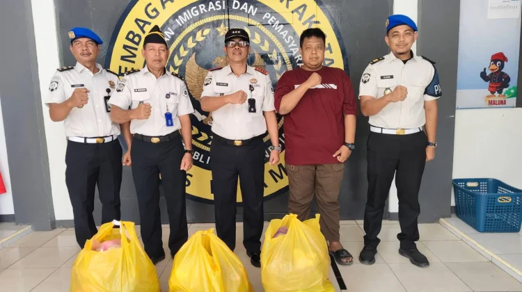 Peduli Warga Binaan YSHB Salurkan Puluhan Kotak Nasi Dos untuk WBP