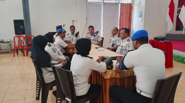 Kalapas Ampana Satukan Visi lewat Rapat Perdana Pejabat Struktural