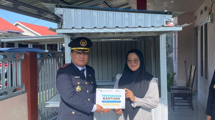 Gerobak Usaha Gratis dari Lapas Ampana, Perkuat Ekonomi Keluarga Warga Binaan