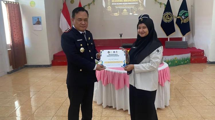 Lapas Ampana Salurkan Beasiswa Inkopasindo untuk Anak Pegawai