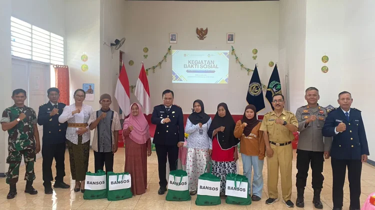 Lapas Ampana Salurkan Sembako untuk Keluarga Warga Binaan