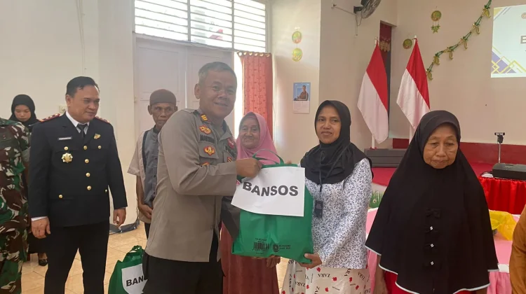 Lapas Ampana Salurkan Sembako untuk Keluarga Warga Binaan