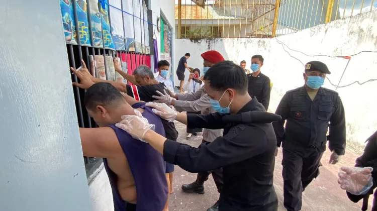 Zero HALINAR, Lapas Ampana Gelar Razia Mendadak Blok Hunian Warga Binaan