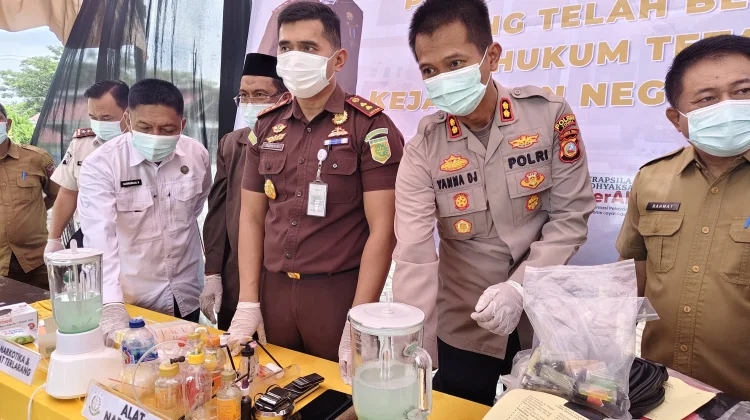 Kejari Tojo Una-Una Musnahkan Sabu dan Barang Bukti Lainnya Dari 23 Perkara