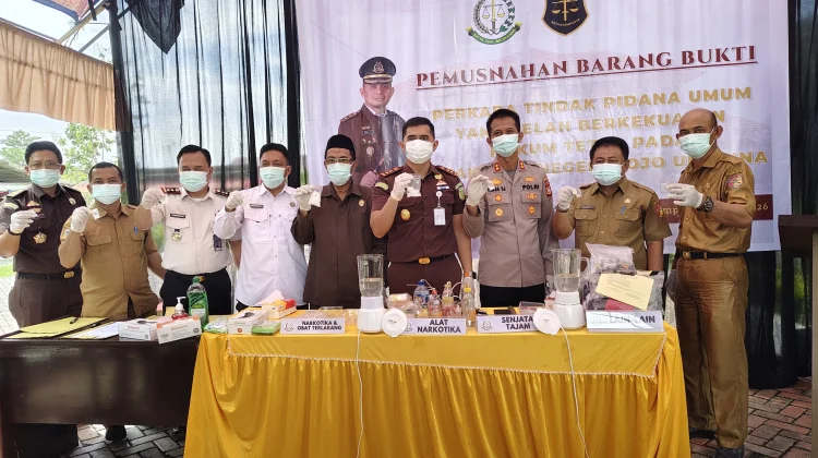 Kejari Tojo Una-Una Musnahkan Sabu dan Barang Bukti Lainnya Dari 23 Perkara