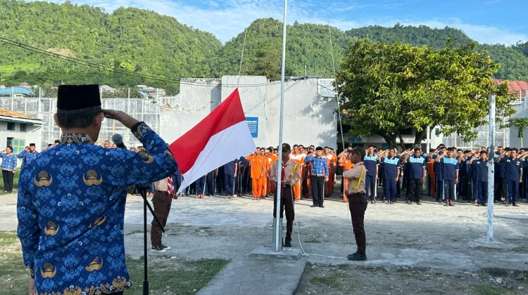 Lapas Luwuk Gelar Upacara Hari Kesadaran Nasional Bersama WBP