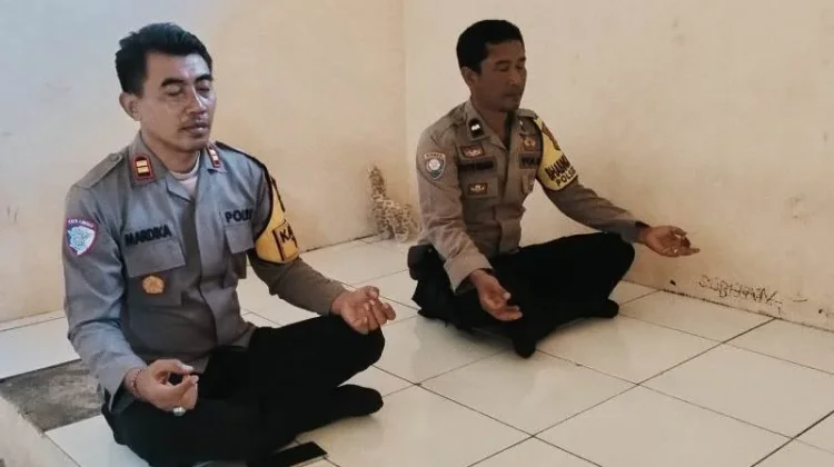 Binrohtal Perkuat Mental dan Spiritualitas Personel Polsek Tojo