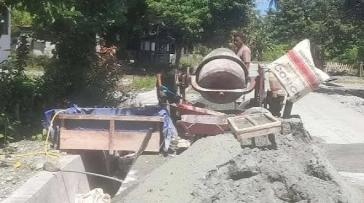 Masyarakat Touna Berhadap Pembangunan Drainase Cegah Luapan Air ke Badan Jalan
