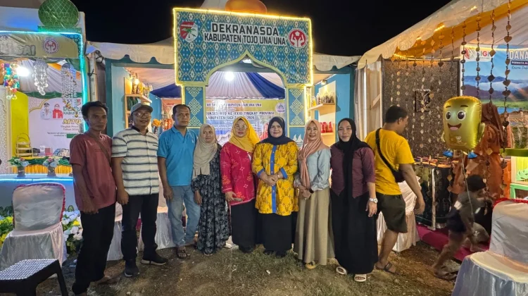 Wabup Surya Lapasiri Tinjau Stan Pameran Dekranasda pada MTQ XXXI Sulawesi tengah