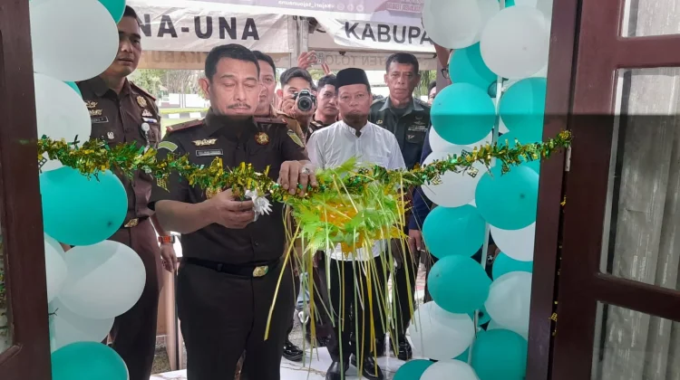 Kunjungi Touna Kejati Sulteng Resmikan Penggunaan Gedung PTSP dan Klinik Kejari
