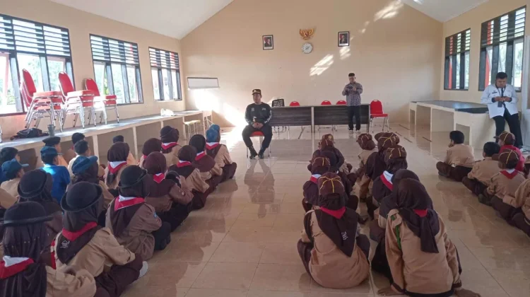 Sat Binmas Polres Tojo Una-Una Latih PBB dan Polisi Cilik