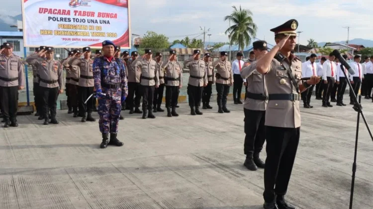 Kenang Jasa Pahlawan Bhayangkara, Polres Touna Gelar Tabur Bunga