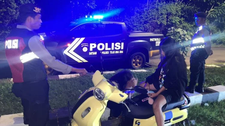Lewat Patroli Malam, Polres Touna Ajak Warga Jaga Kamtibmas