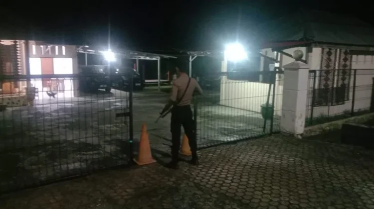 Pastikan Sekitar Mako Tetap Aman Satsamapta Polres Touna Gelar Patroli Jalan Kaki
