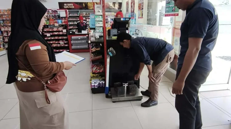 DPPKUKM Touna Tera Ulang Alat Ukur di Seluruh Gerai Alfamidi