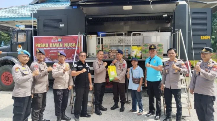 Polres Poso Salurkan Bantuan Logistik untuk Korban Kebakaran