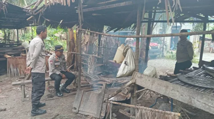 Satbinmas Polres Touna Sambangi UMKM Gula Merah, Imbau Jaga Kualitas Produk