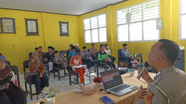 Satlantas Polres Touna Edukasi Tertib Berlalu Lintas di MTs Chairul Amin