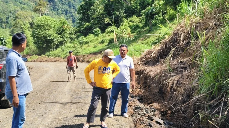 Bupati Tinjau Jalan Dataran Bulan, Perkuat Akses Pertanian dan Ekonomi