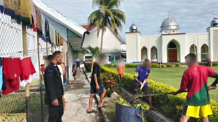 Wujudkan Lingkungan Sehat WBP Lapas Ampana Rutin Laksanakan Aksi Bersih-Bersih