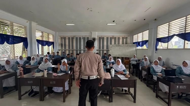 Satlantas Polres Touna dan Jasa Raharja Edukasi Keselamatan Berlalu Lintas