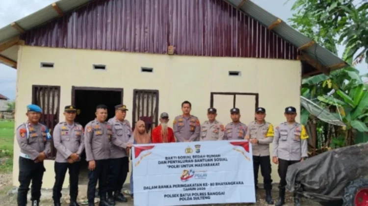 Polsek Batui Bedah Rumah Warga Kurang Mampu Peringati Hari Bhayangkara ke-80