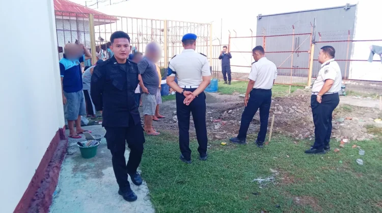 Lapas Ampana Bangun Bak Sampah Perkuat Lingkungan Bersih dan Tertib