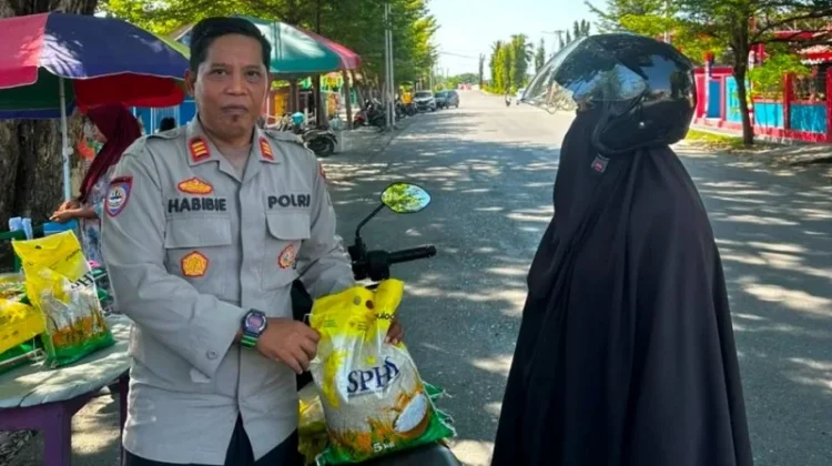 Polri Hadir lewat Gerakan Pangan Murah untuk Masyarakat Ampana