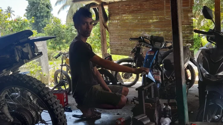 Modal Kejujuran Warga Desa Sansarino Touna Mampu Bertahan Usaha Bengkel