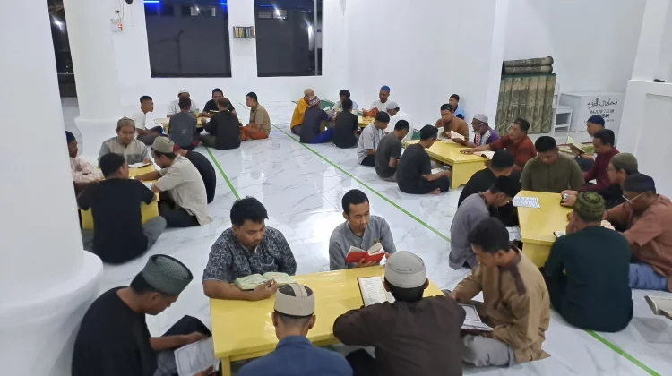 Warga Binaan Berdaya, Hasilkan Meja Pembinaan Kepribadian untuk Masjid