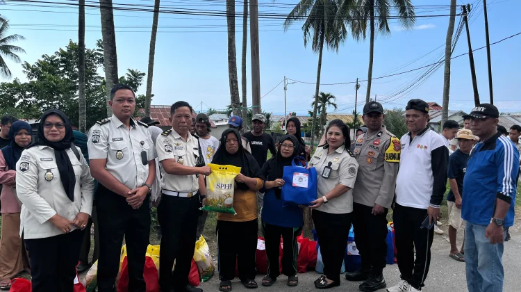 Semarak HUT Ke-81 RI, Lapas Luwuk Salurkan Bansos ke Desa Binaan