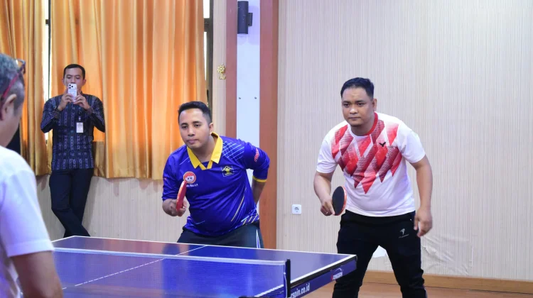 Kanwil Kemenkum Sulteng Semarakkan Hari Kemerdekaan dengan Lomba Tenis Meja