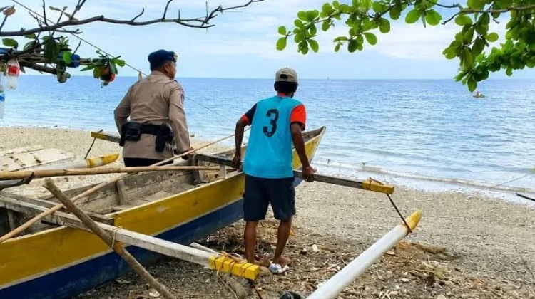 Polisi Penolong Satpolairud Polres Touna Minta Nelayan Hindari Ilegal Fishing