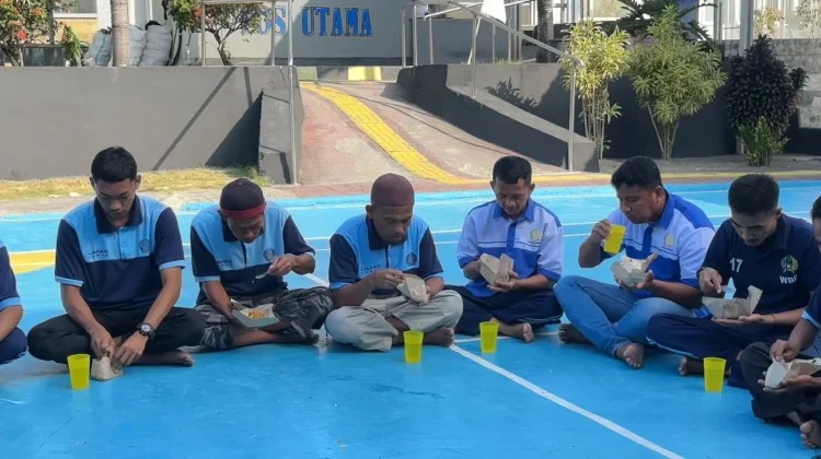 Jumat Berkah Lapas Luwuk, Pererat Kebersamaan Bersama Warga Binaan