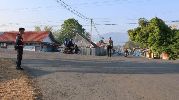 Satlantas Polres Touna Wujdukan Tertib Lalin Sejumlah Titik Rawan Lalu Lintas