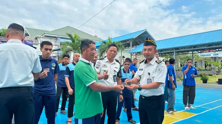 Lapas Luwuk Salurkan Rp3,7 Juta Premi Hasil Kerja Warga Binaan