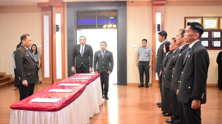 Lima Pegawai Kemenkum Sulteng Resmi Diangkat dalam Jabatan Fungsional
